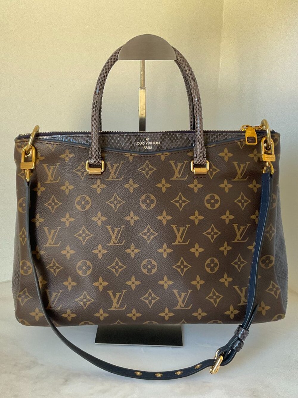 Louis Vuitton Monogram Pallas 2Way Handbag — python leather Marine Blue x Navy